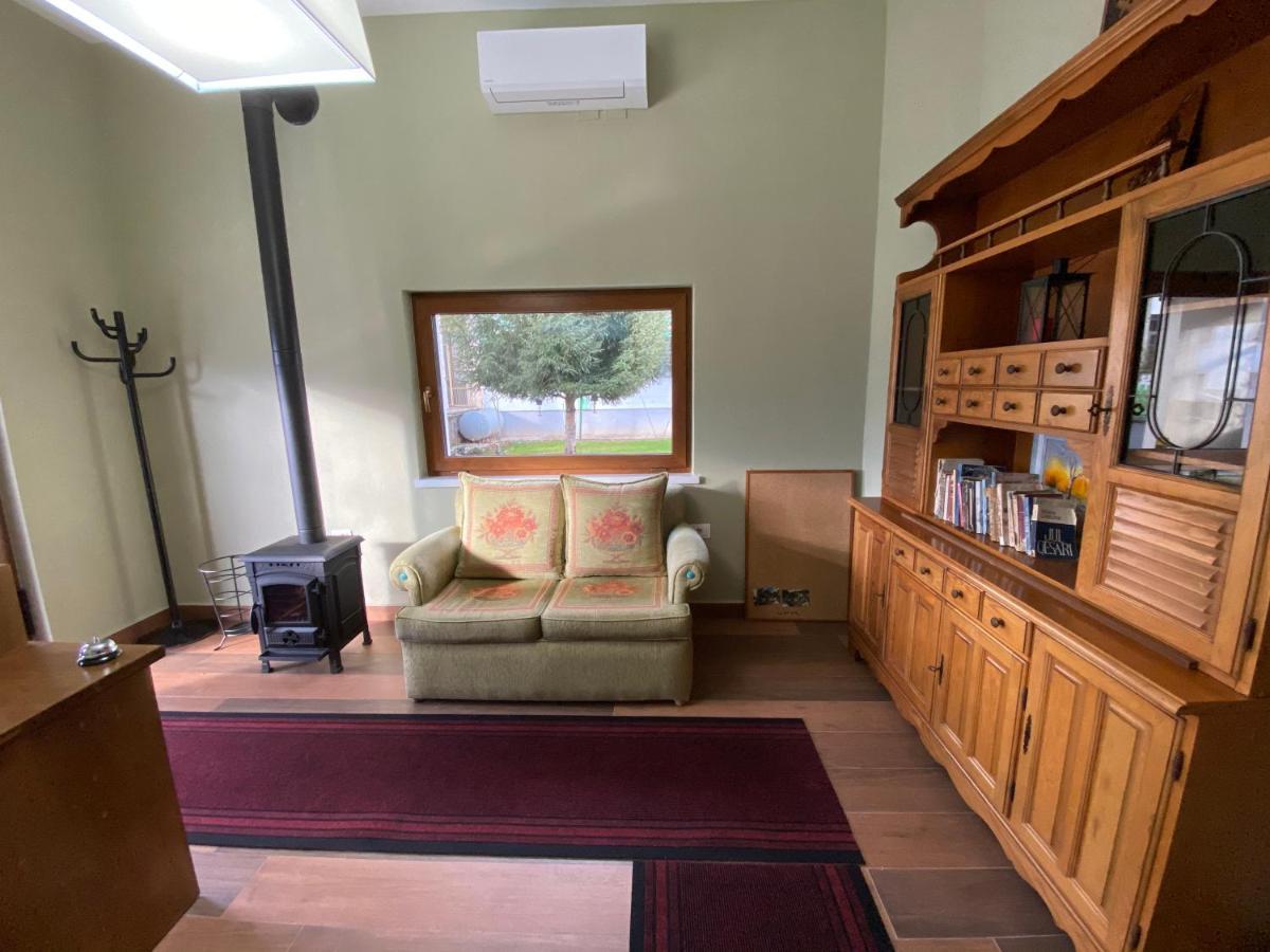 Guesthouse Tershana Peshkopi Exteriör bild