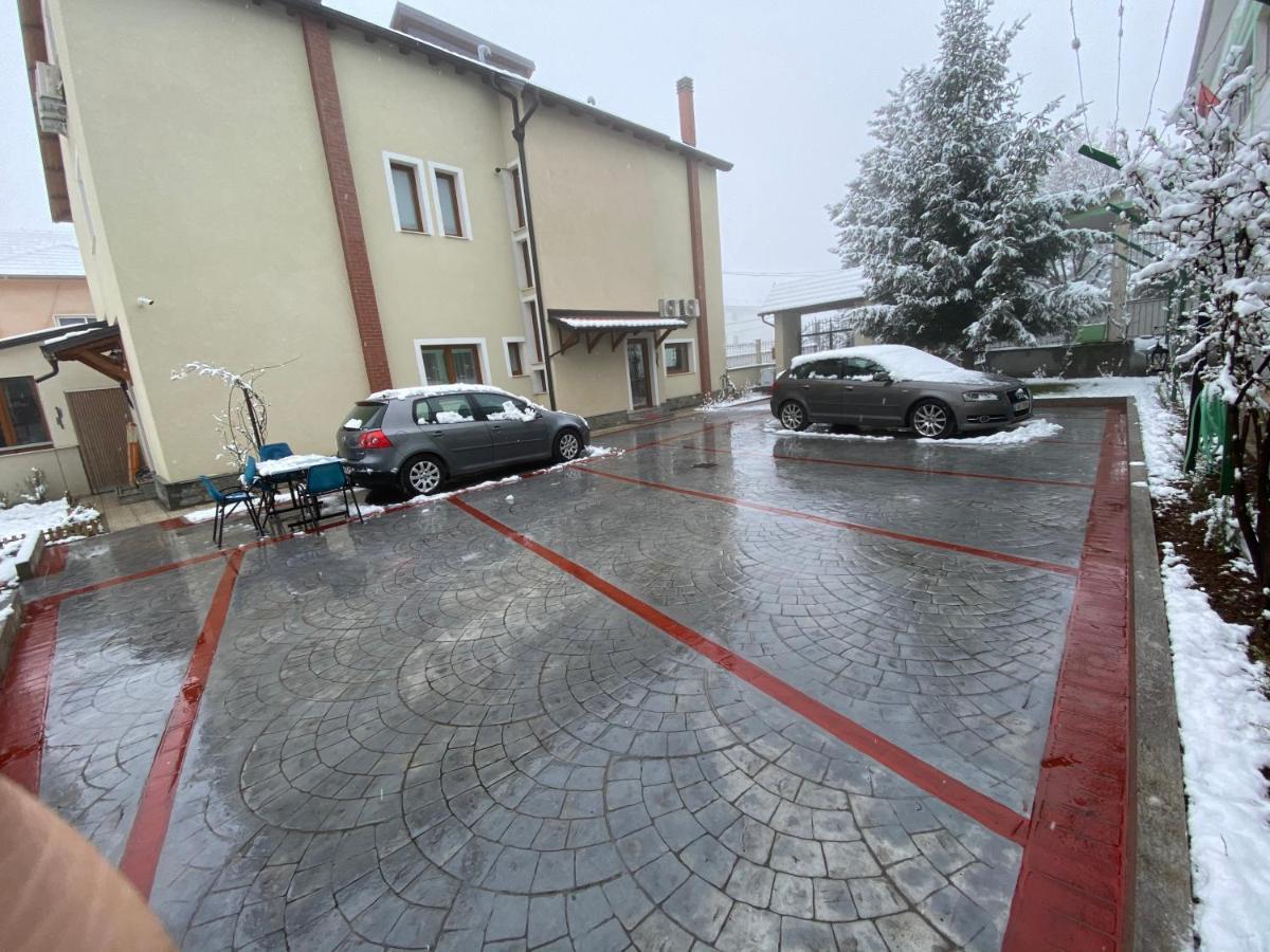 Guesthouse Tershana Peshkopi Exteriör bild